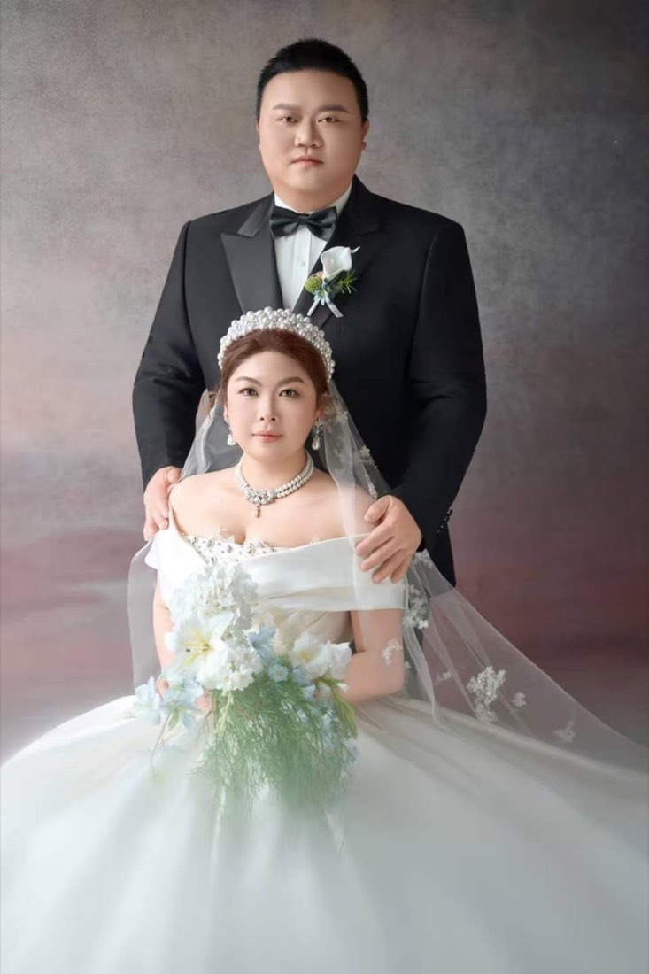 陶龙与莫雅兰白纱棚拍肖像婚纱照