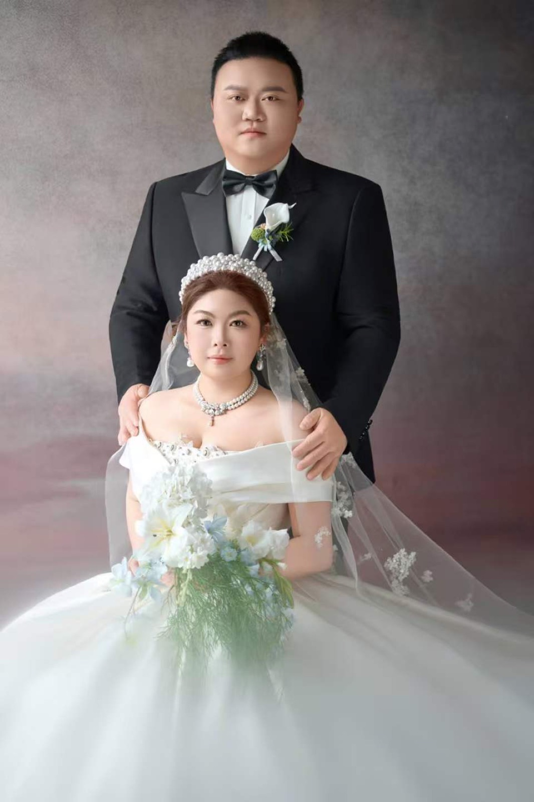 陶龙与莫雅兰白纱棚拍肖像婚纱照